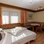 Kardona Hotel