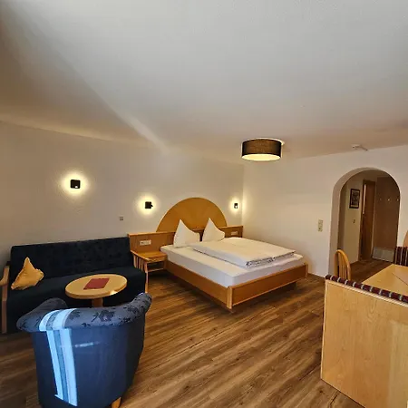 Kardona Hotell 3*