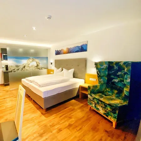Kardona Hotel 3*